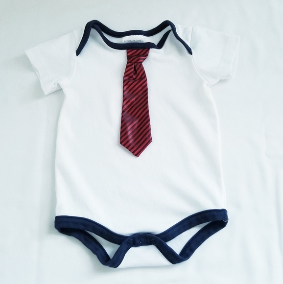 3/$25 Dressed to Drool Baby Boy Neck Tie Onesie Size 9 Months - Picture 9 of 9